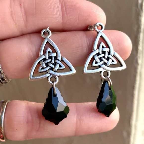 Celtic knot dangly earrings & black austrian crystals boho goth stainless steel - Picture 3 of 11